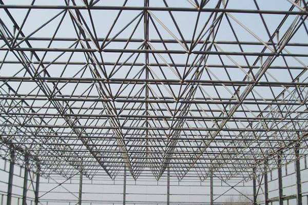 白城鋼結(jié)構(gòu)拼接時(shí)的方式