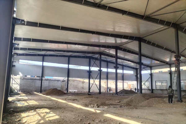 鋼結(jié)構(gòu)復(fù)合板廠(chǎng)房